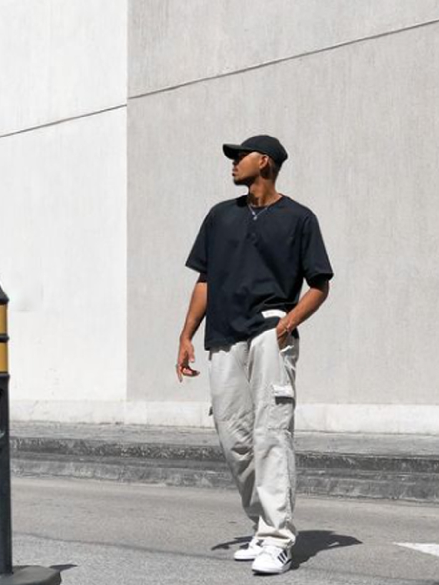 camiseta preta modelo 1