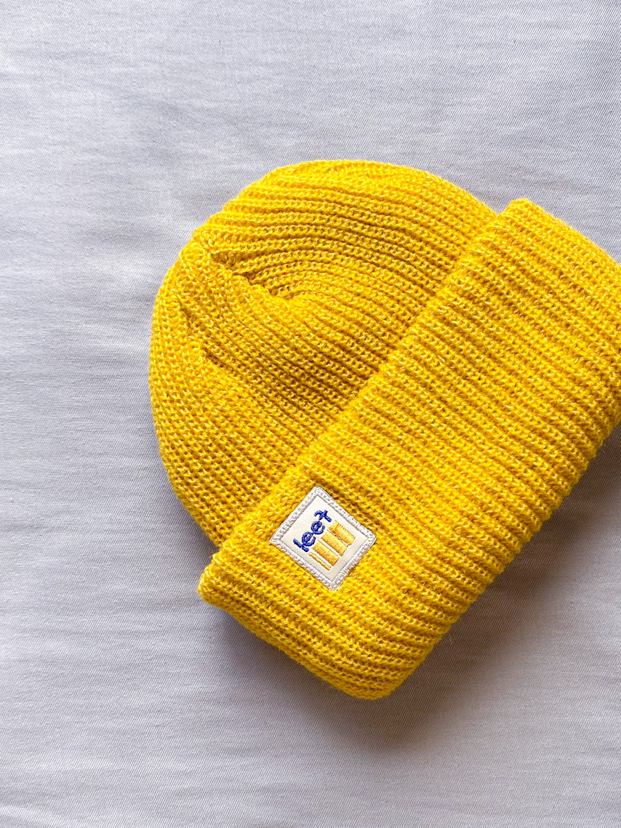 GORRO AMARELO